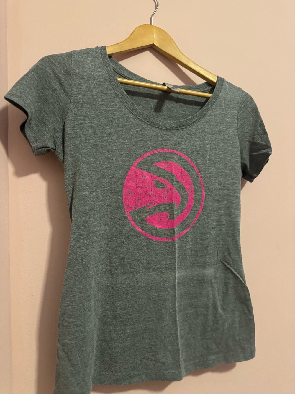 Women's Gray Tee with Pink Graphic
